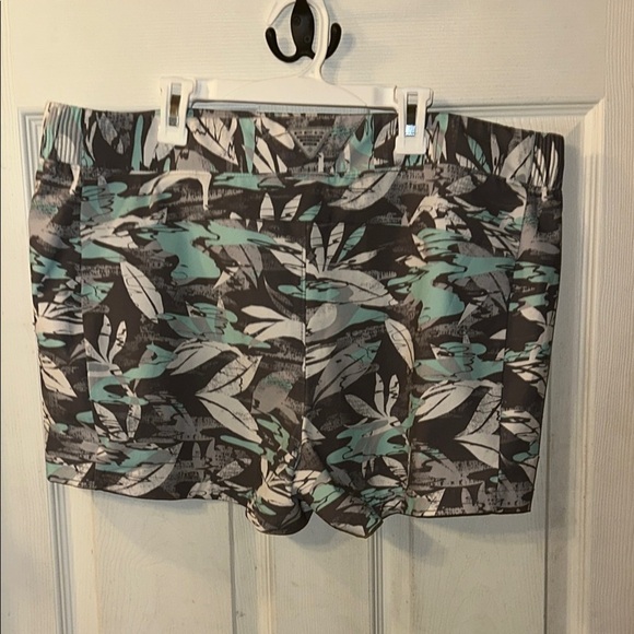 Columbia PFG  Size XL Women's Tidal™ III Shorts. Stretch. Pull-on - Picture 3 of 5